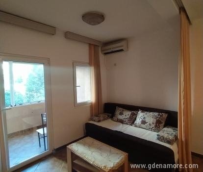 Апартамент Jaz - Prijevor, Будва €35-€45, частни квартири в града Budva, Черна Гора