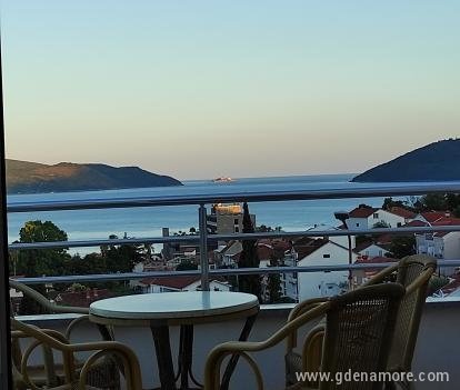 Apartments Maja, private accommodation in city Igalo, Montenegro