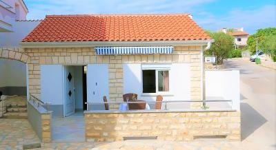 Milka, private accommodation in city Novalja, Croatia