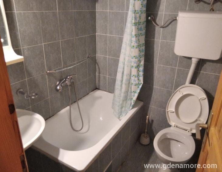 IMG-1051bb7bfc70142e4c7f6bfc4fb5c56b-V