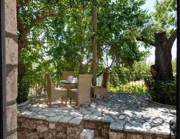 almond-tree-house-exanthia-lefkada-15