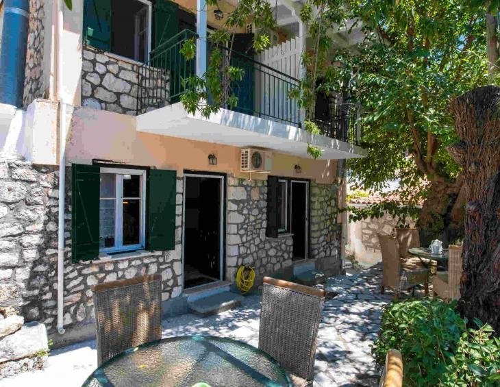 almond-tree-house-exanthia-lefkada-6