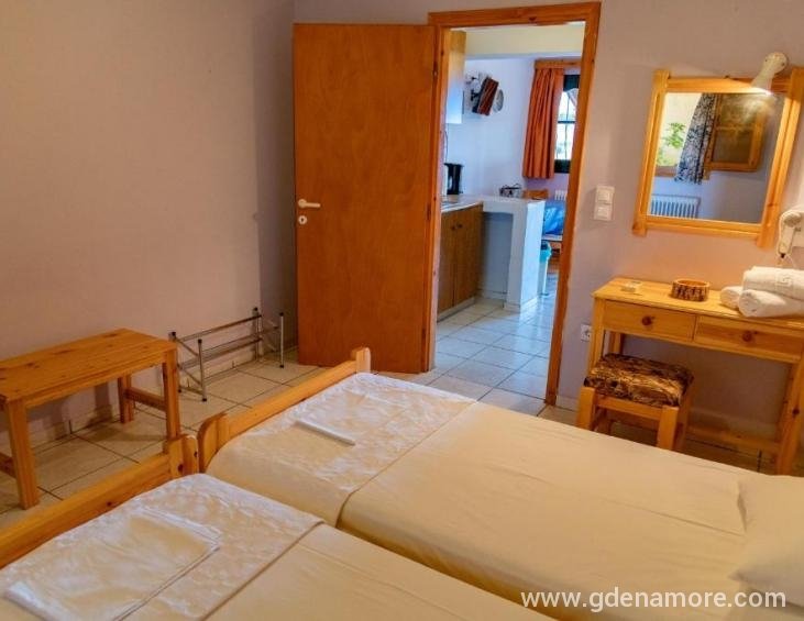 kefalonian-360-degrees-sunrise-apartments-svoronat