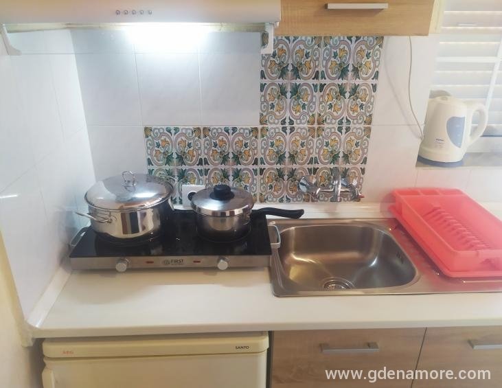 kitchen apartment 4pax