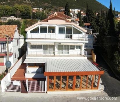  Апартаменти Мондо Кумбор, частни квартири в града Kumbor, Черна Гора