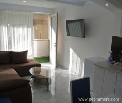 Апартамент Blue Adriatic Будва, частни квартири в града Budva, Черна Гора