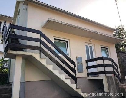 Apartman LANA, privatni smeštaj u mestu Radovići, Crna Gora - 104952273_296752608123777_633196755200689921_n
