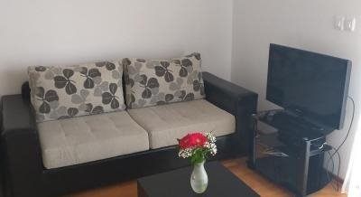 Appartement „M“, Privatunterkunft im Ort Petrovac, Montenegro