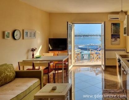 Apartments Maja, private accommodation in city Tivat, Montenegro - 319684124