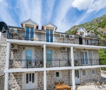 Villa Amfora, частни квартири в града Morinj, Черна Гора