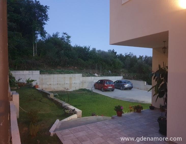 IMG-ceea6bd45772846fea608ddc1d13da4c-V