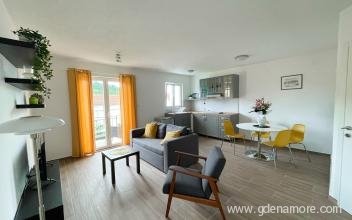 Andante žuti apartman, zasebne nastanitve v mestu Petrovac, Črna gora