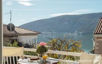 Appartamenti Vico, alloggi privati a Herceg Novi, Montenegro