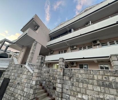 Apartmani 3V Spaić, частни квартири в града Igalo, Черна Гора