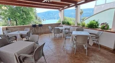 APARTMANOK ALAPVETŐ - SZEPTEMBER AKCIÓS AJÁNLAT 8 EUR FŐ, Magán szállás a községben Herceg Novi, Montenegró