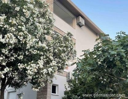 Centro appartamenti, alloggi privati a Sutomore, Montenegro - viber_image_2023-06-28_19-02-35-068