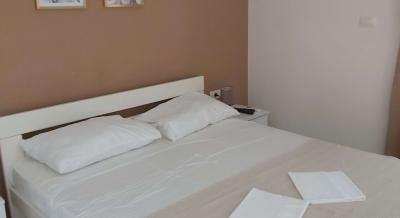 Apartmani Ivana, private accommodation in city Igalo, Montenegro