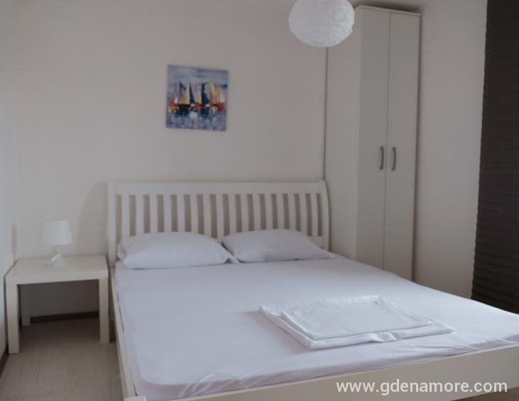 Queen size bed room