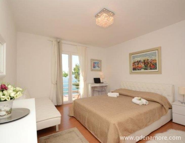 villa-mery-bedroom2-01