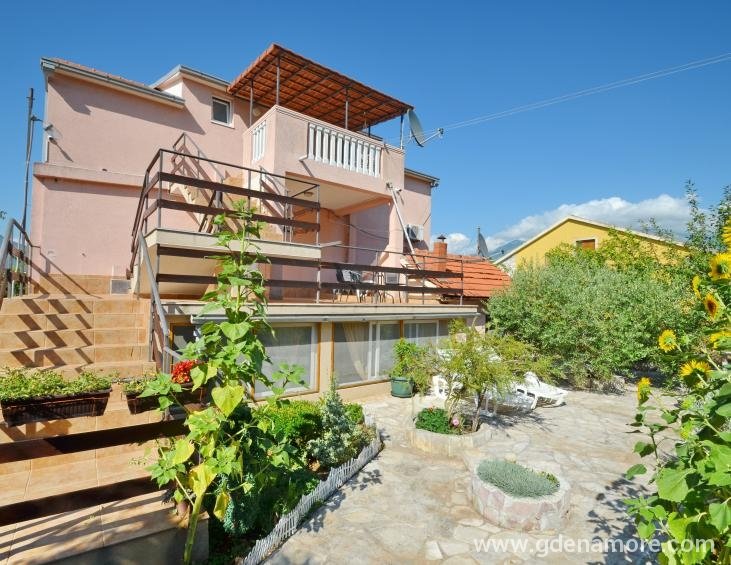 Prilaz apartmanima-potkrovlje