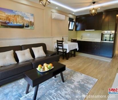 Apartman stan Jelena, частни квартири в града Tivat, Черна Гора