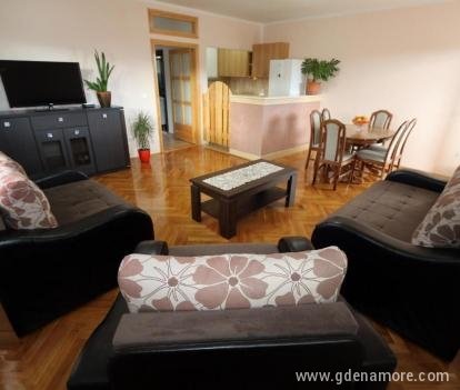 Apartments Pax, private accommodation in city Herceg Novi, Montenegro