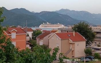 Apartman sa pogledom na more i planinu, alloggi privati a Bijela, Montenegro