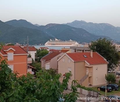 Apartman sa pogledom na more i planinu, alloggi privati a Bijela, Montenegro