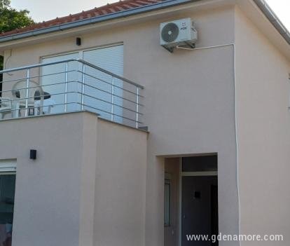 Apartmani Marinee, privatni smeštaj u mestu Bijela, Crna Gora