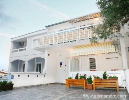 Apartamentos &amp;#34;Rose&amp;#34;, alojamiento privado en Ba&scaron;ka Voda, Croacia - Ulaz