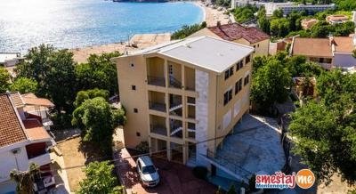 Apartments Venezia, частни квартири в града Sutomore, Черна Гора