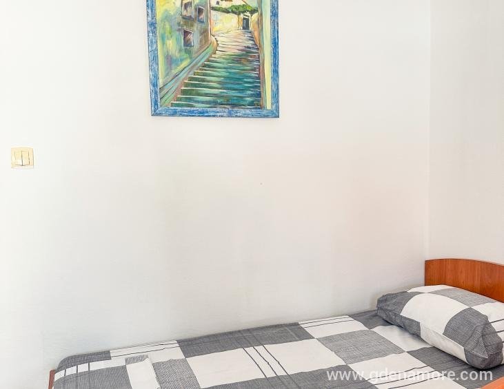 Četvorokrevetni studio apartman 1