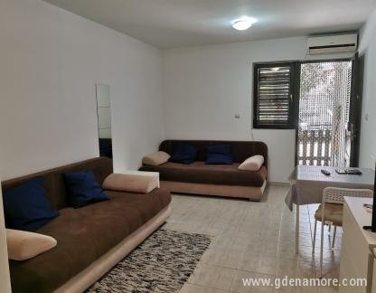 APARTMAN VLADO , частни квартири в града Bečići, Черна Гора - IMG-fd4ea2e21cdf3f5ee04734b1653d5844-V