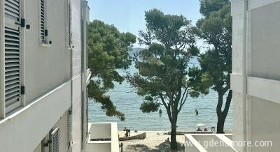 Isidora Seafront Apartments, privatni smeštaj u mestu Igalo, Crna Gora