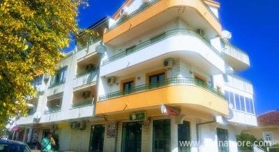 Izdajem stan, частни квартири в града Bijela, Черна Гора