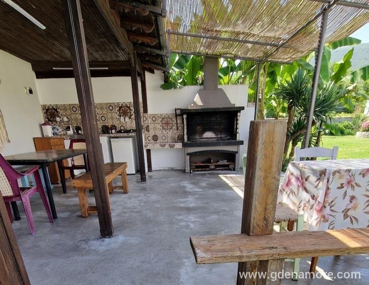 BBQ - OUTDOOR KITCHEN