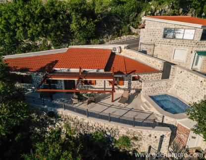 Step to Kotor Bay Perast, Magán szállás a községben Perast, Montenegr&oacute; - DJI_0036