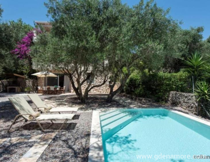 aziza-villa-kastellanoi-corfu-24