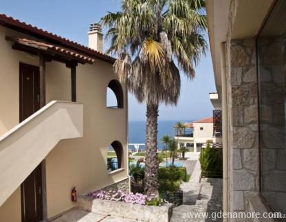Хотел Блу Бей Халкидики, частни квартири в града Afitos, Гърция - blue-bay-halkidiki-hotel-afytos-kassandra-1