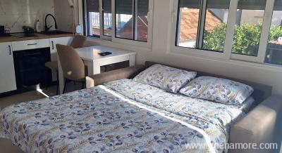 Studio aprtman Kiki&Nidzo, частни квартири в града Bao&scaron;ići, Черна Гора