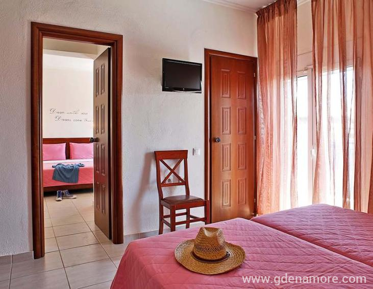 stratos-hotel-afytos-kassandra-family-suite-1