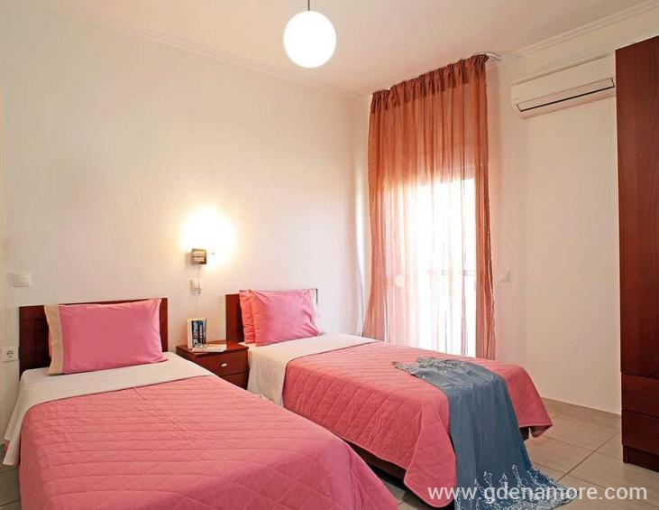 stratos-hotel-afytos-kassandra-family-suite-3