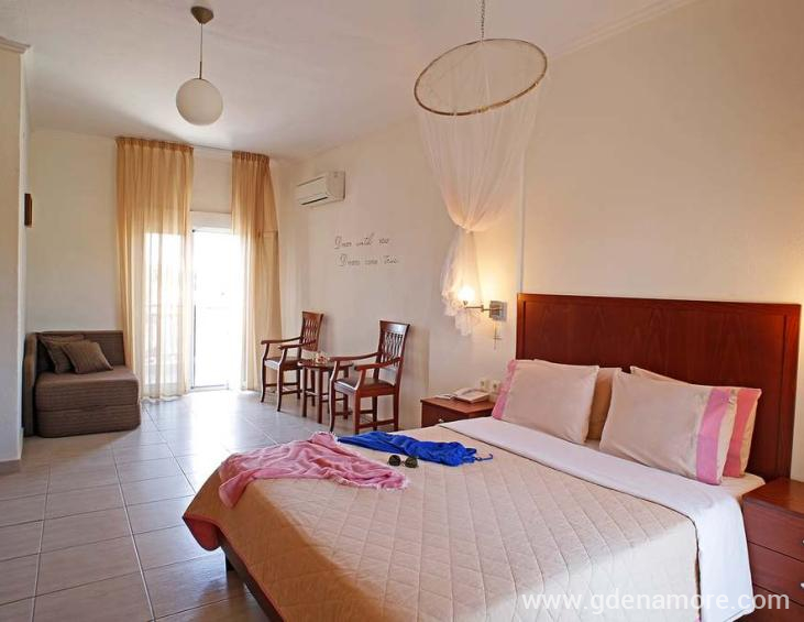stratos-hotel-afytos-kassandra-junior-suite-1