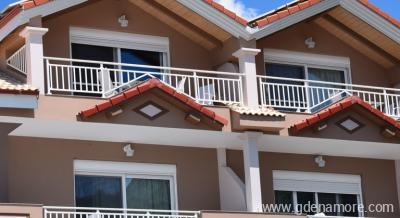 Fehér homokos tengerparti szálloda, Magán szállás a községben Vrahos, Görögország