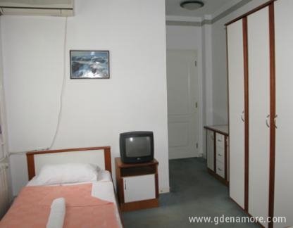 Hotel Palace, , alojamiento privado en Herceg Novi, Montenegro