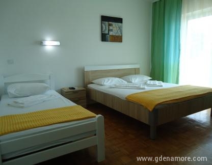 Apartmani Idolga, , privat innkvartering i sted Šušanj, Montenegro