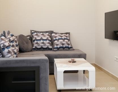 Apartmani MEB, Privatunterkunft im Ort Dobre Vode, Montenegro