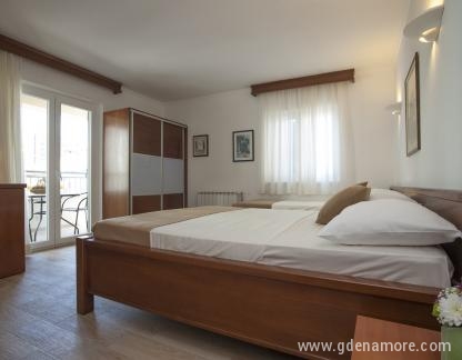 Guest House Medin, , private accommodation in city Petrovac, Montenegro - Soba
