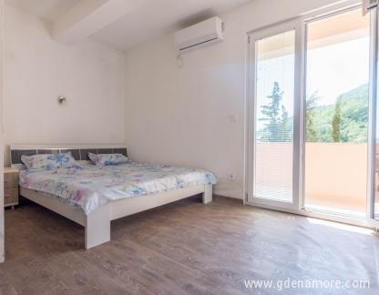 Apartamentos Elena, , alojamiento privado en Bečići, Montenegro - DSC_2772