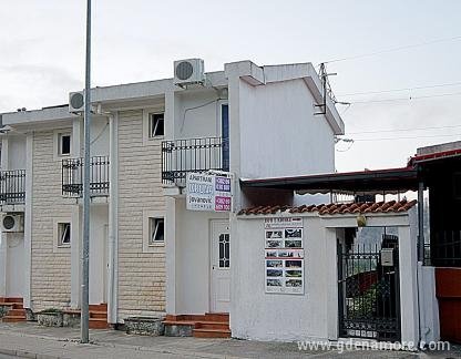 Apartmani Kruna Jovanovic, Studio Appartamento Piano Terra con terazza 2 Adults + 2 bambini, alloggi privati a Sutomore, Montenegro - IMG_92271_resize